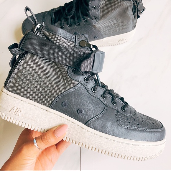 Nike Shoes - Nike SF Air Force 1 mid